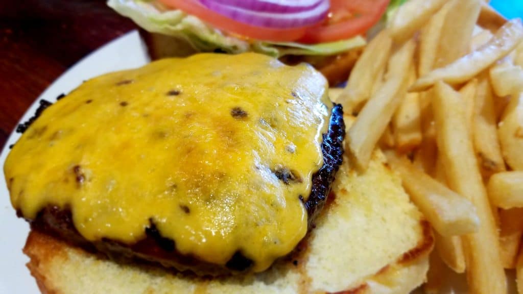 7oz Cheeseburger from Ale House 1890