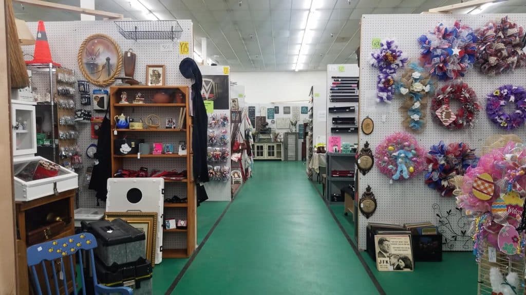 Aisle of Booths in Peddlers Junction