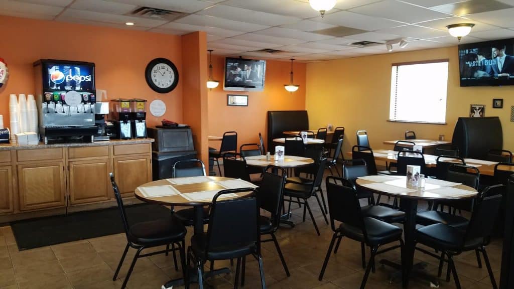 Dining Area Inside Cardo's Pizza and Pasta in Circleville Ohio