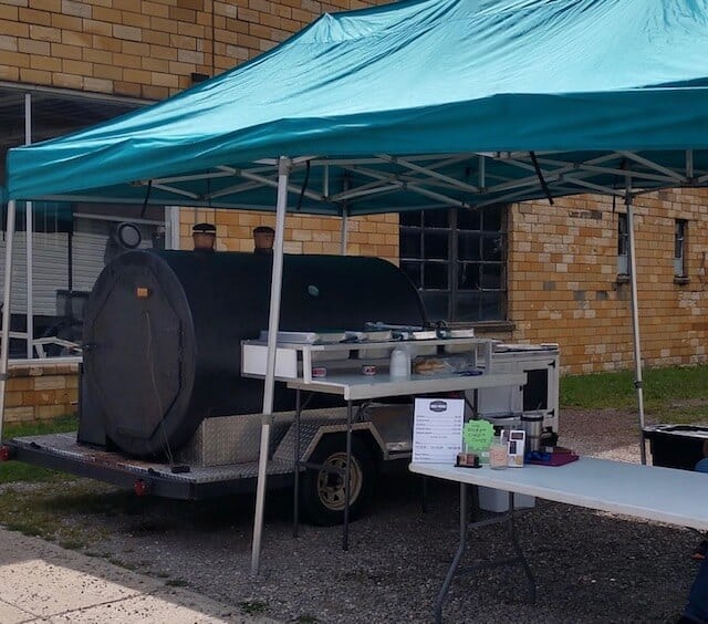 Da Que LLC Food Truck and Smoker