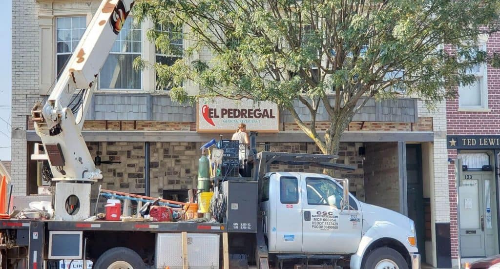 El Pedregal gets new outdoor sign installed