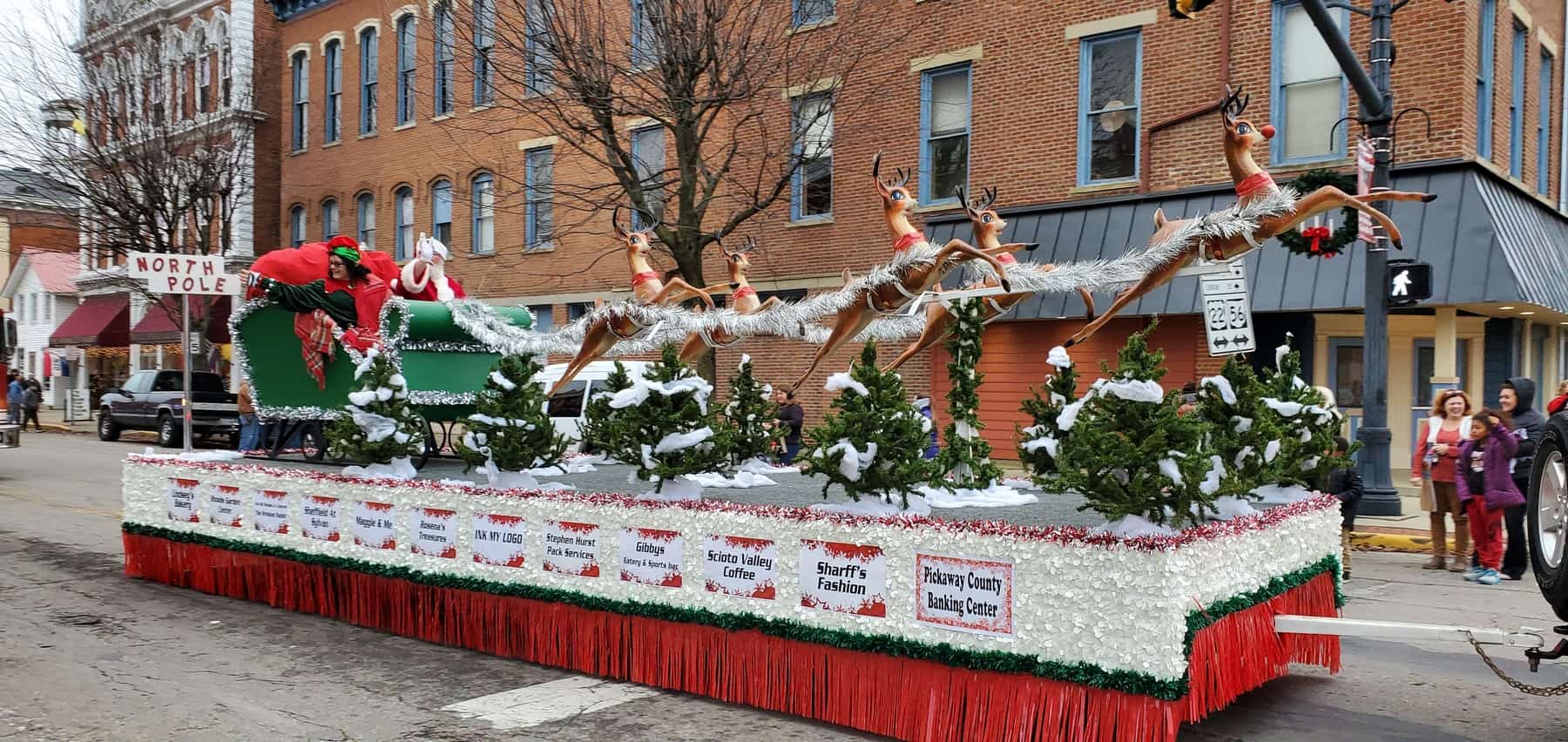 Santa Claus arrives in Downtown Circleville Dimple Times