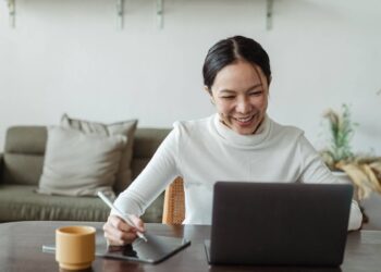 5 ways to keep your employees motivated when working from home