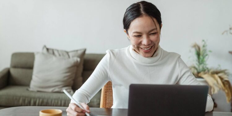 5 ways to keep your employees motivated when working from home