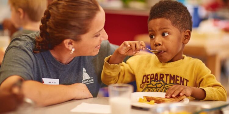 How to raise a healthy eater at every stage of childhood