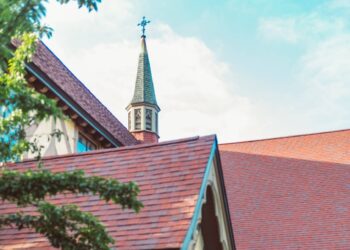 Long-lasting roof maintenance tips: delay damage to your roof