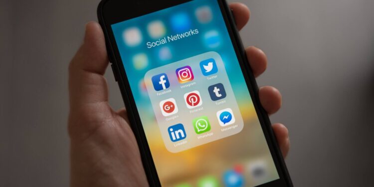 Four ways that you can use social media to boost your business