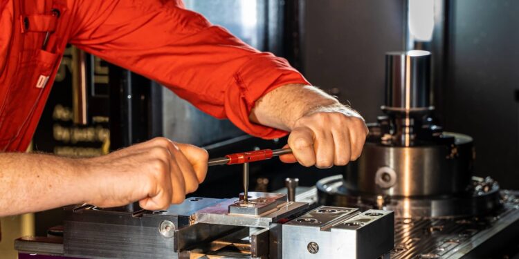 5 Compelling reasons to contract out your manufacturing
