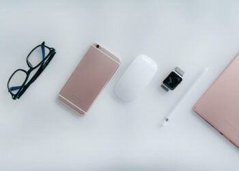 Electronic detox: How to take a break from technology