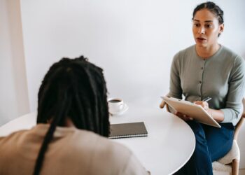 4 Key signs that you should see a therapist