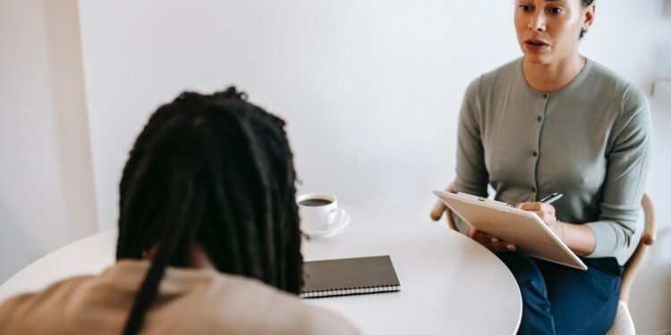 4 Key signs that you should see a therapist