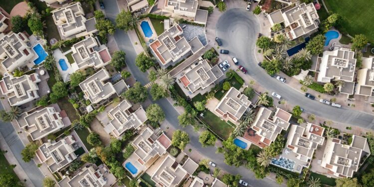4 Essentials to remember before investing in real estate