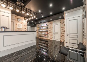 Strange But True - More tanning salons in major American cities than who