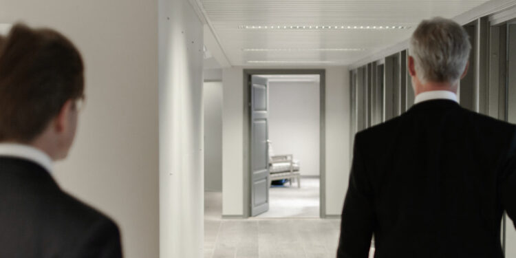 3 Factors to check when hiring an employee