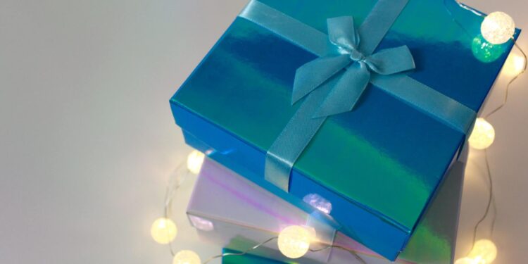 6 Housewarming gifts for your loved ones' first home