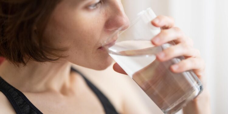 4 Symptoms of drinking contaminated water