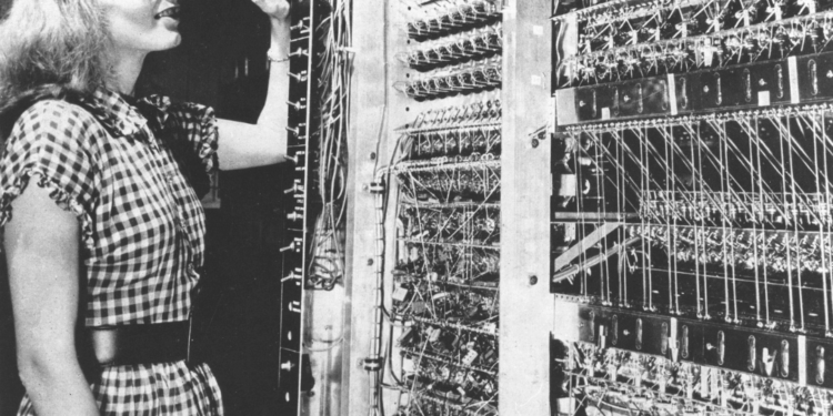 The fascinating history of the modern calculator