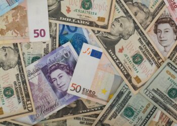 Is the Threat of De-Dollarization Real?