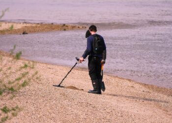 Treasure Hunter - Poetic Pauses